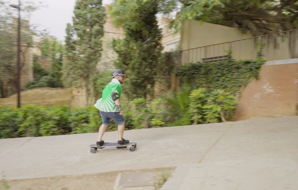use-skateboard-for-commuting