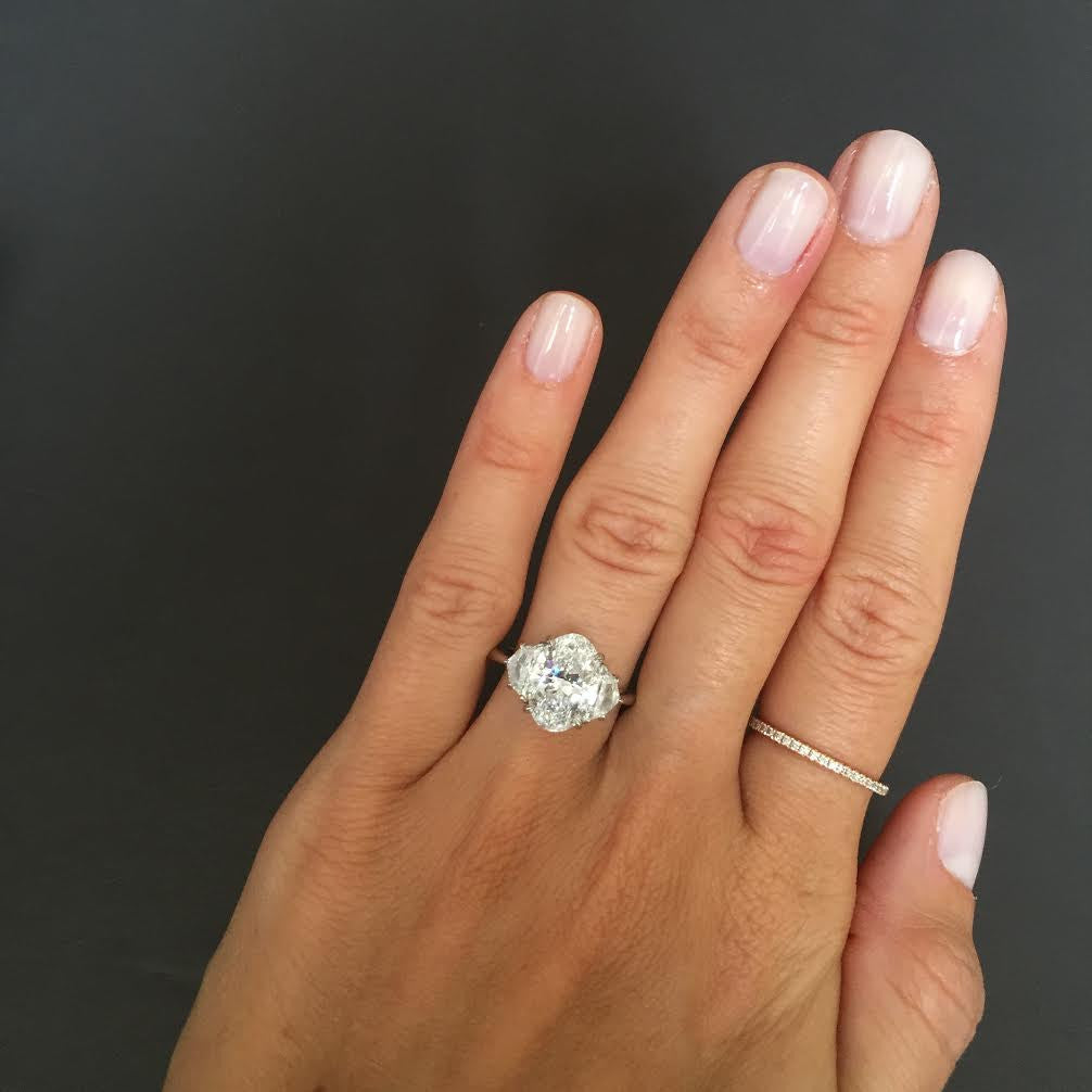 Oval Cut Engagement Ring with Epaulettes