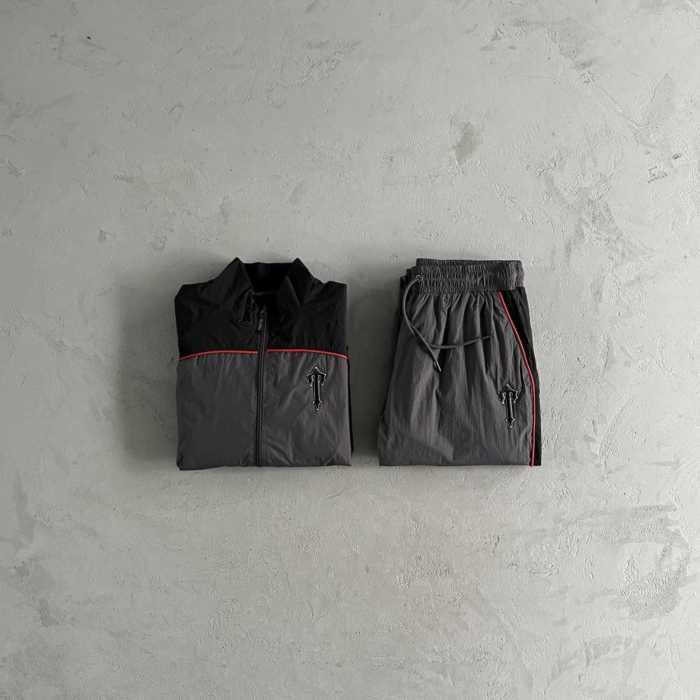Irongate T Shellsuit-Balck/Red