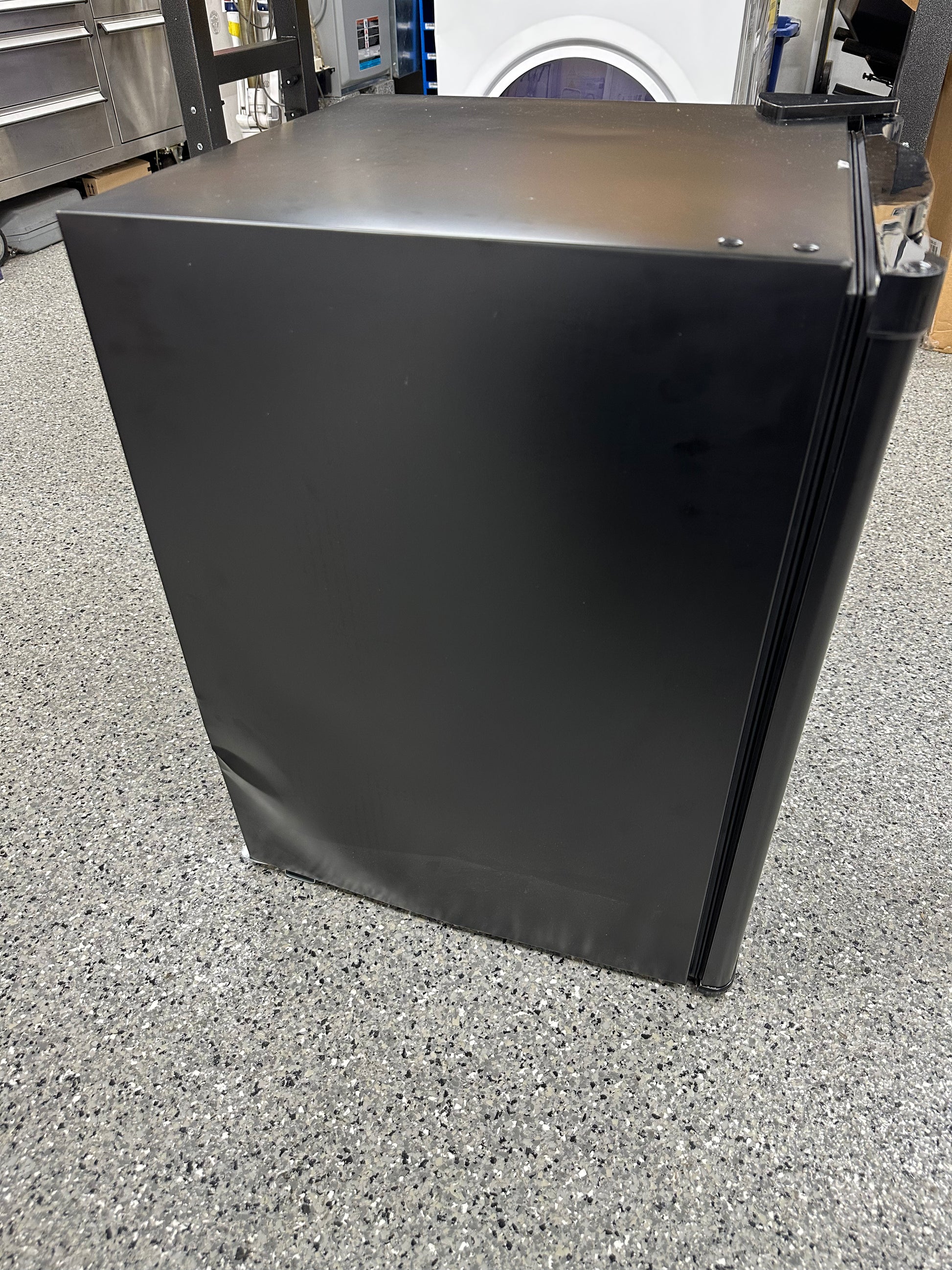 Magic chef 2 6 cu ft mini fridge in black without freezer zippy s