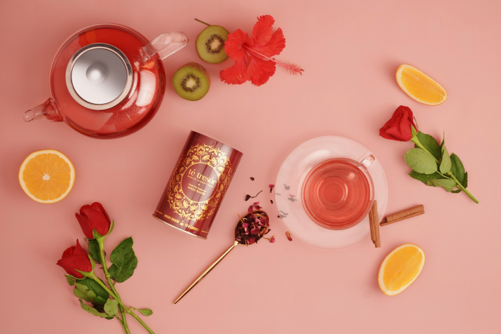Buy Rose Blush Tea | Floral green tea with aromatic rose petals