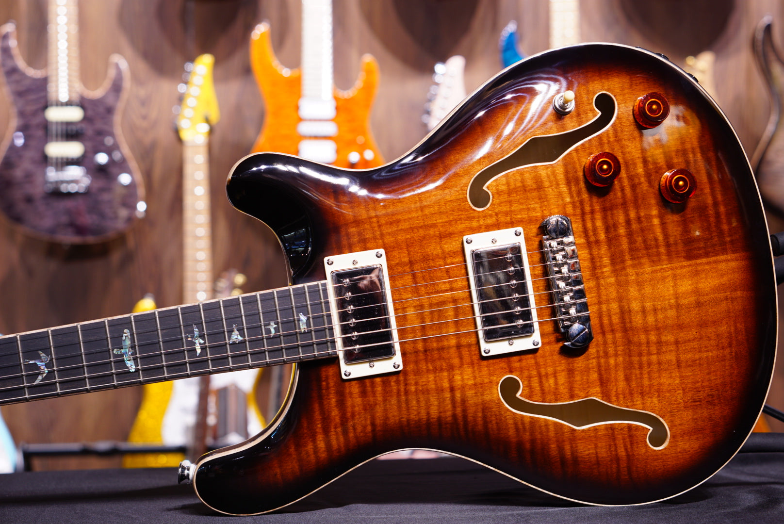 PRS SE Hollowbody II Piezo - Black Gold Burst — HIENDGUITAR