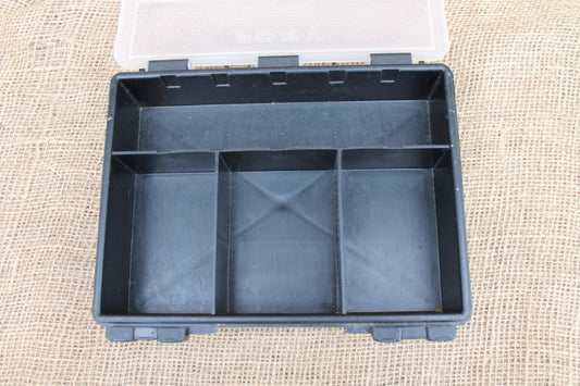 https://cdn.shopify.com/s/files/1/0687/7246/2872/products/FoxCarpfishingTackleBox2.jpg?v=1674305542&width=533