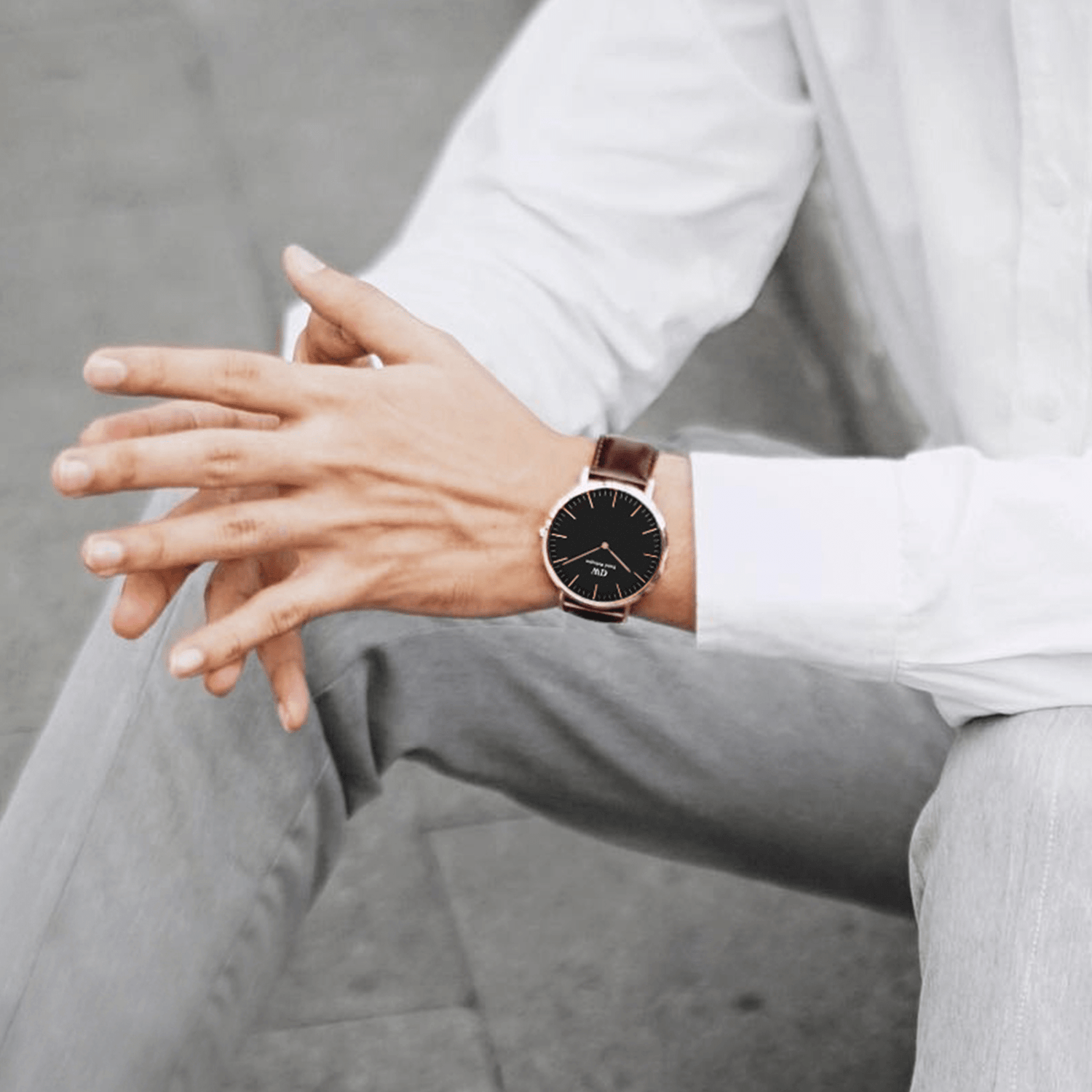 Reading - Black men's watch with silver details 40mm | DW