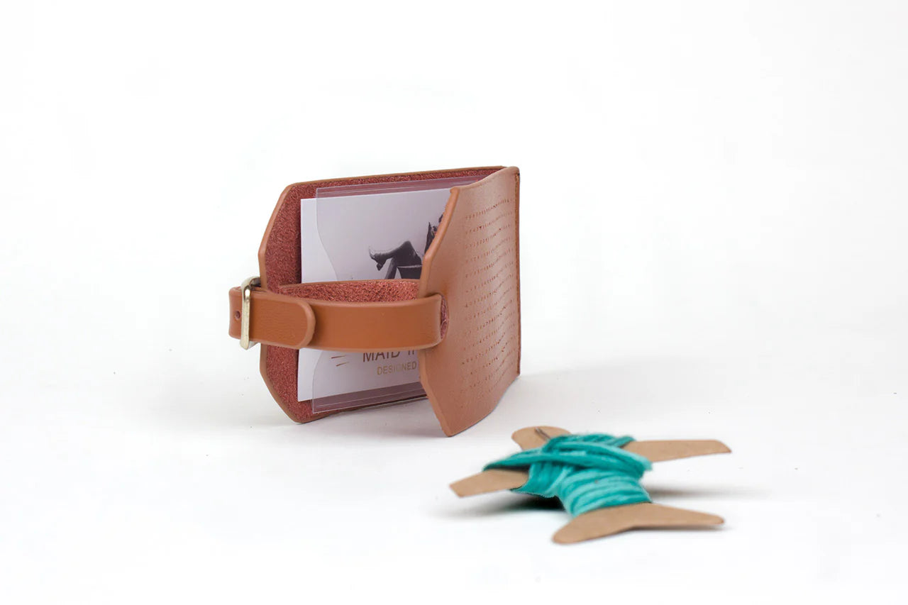 ChasingThreadsStitchYourOwnLeatherLuggageTagBrown12
