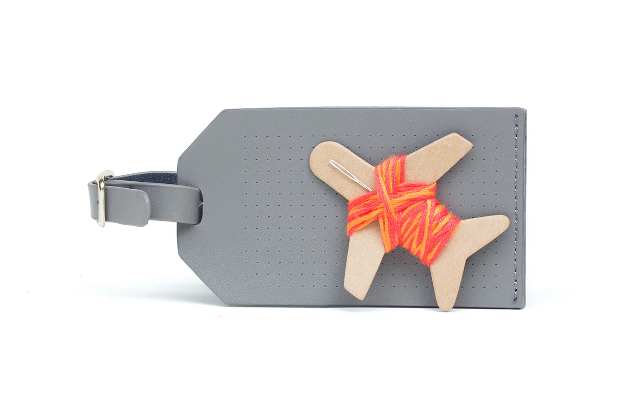 ChasingThreadsStitchYourOwnLeatherLuggageTagGrey10