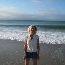 Sandy Jahmi Burg at the ocean