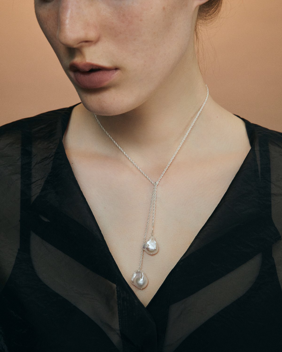   baroque pearl lariat necklace税込28,600円   