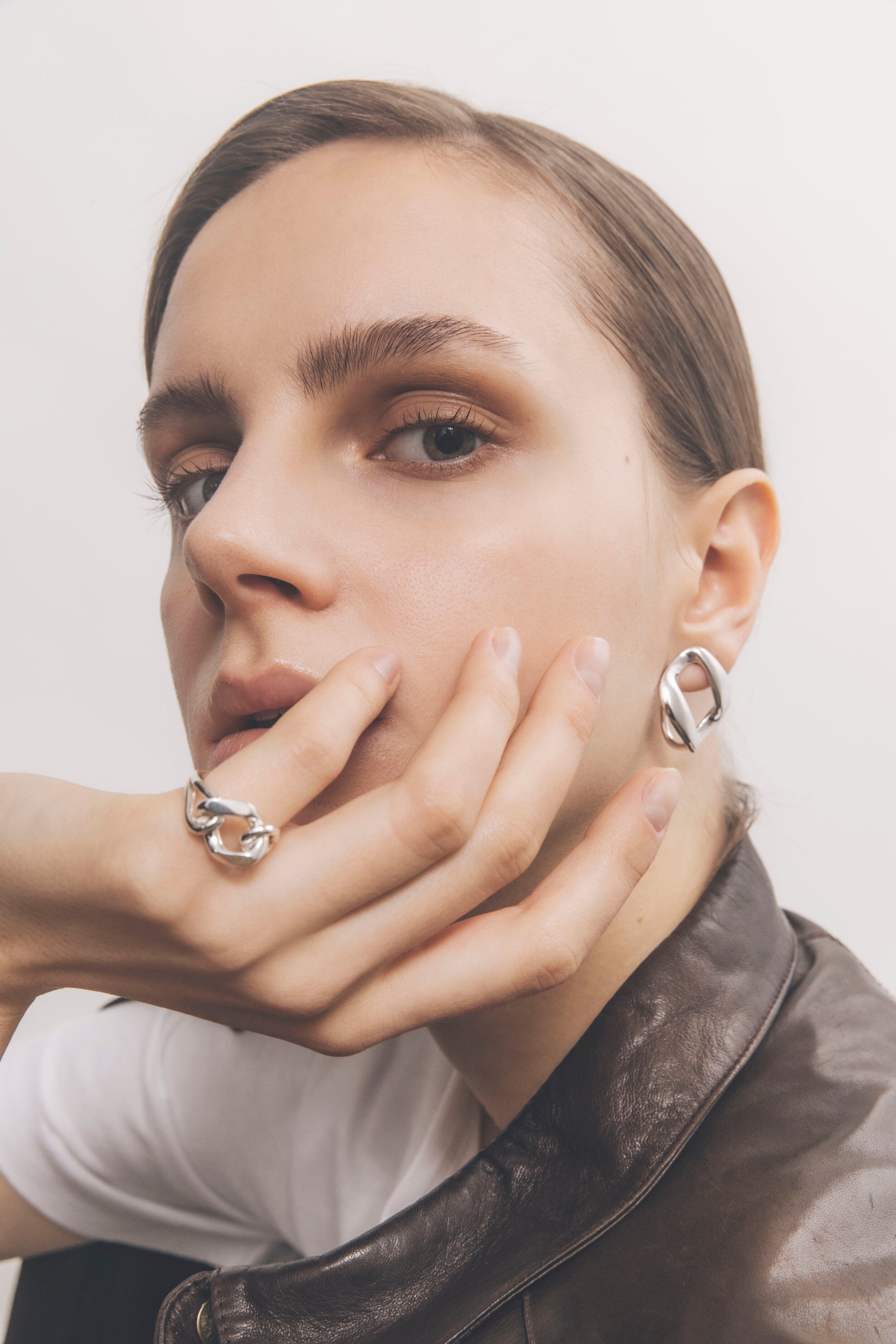   nonno ring silver ￥16,500 / rome ear clip silver ￥28,600 