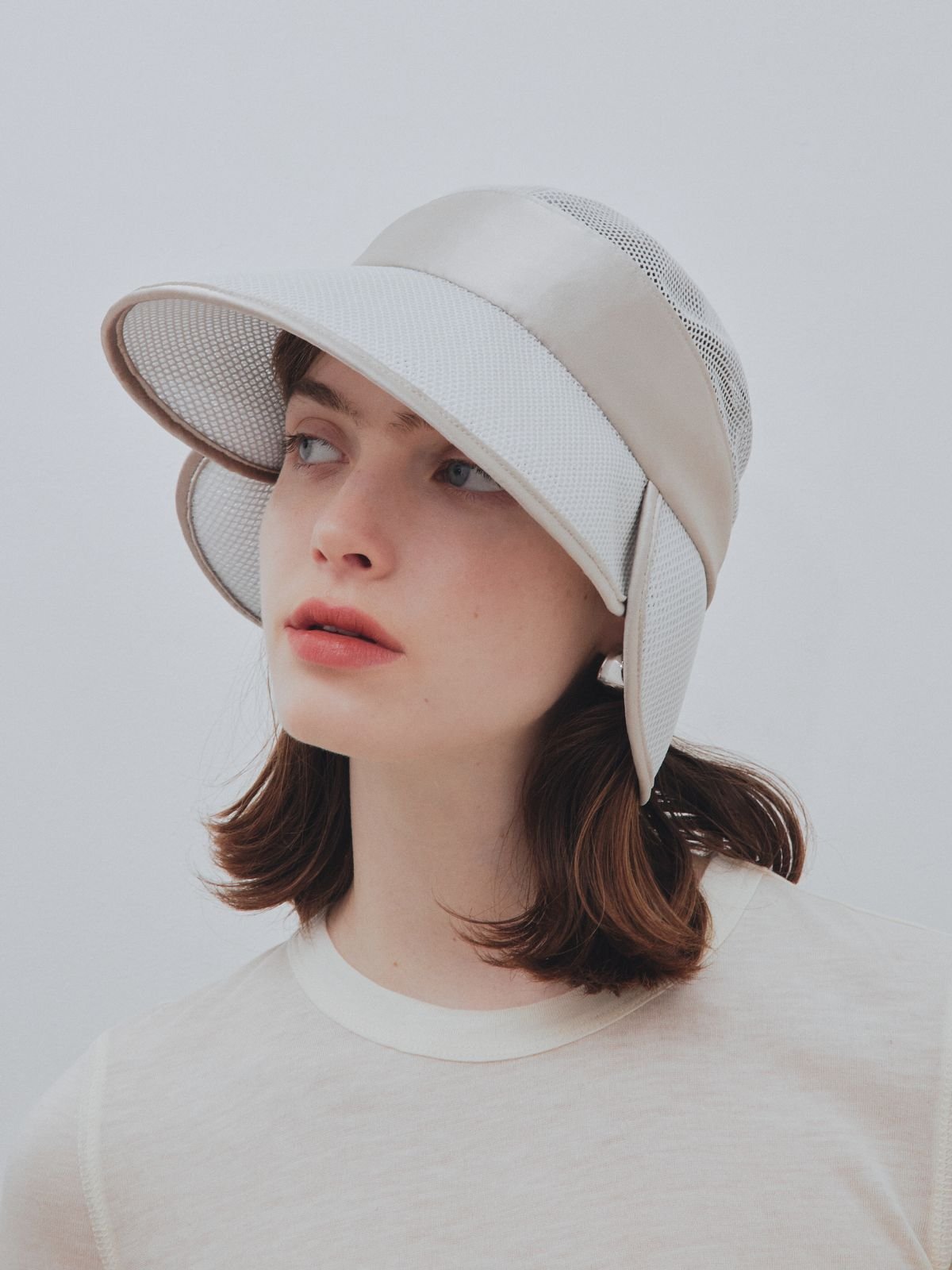 shadow cap  beige  ¥16,500 税込    bowl earring  silver ¥14,300 税込