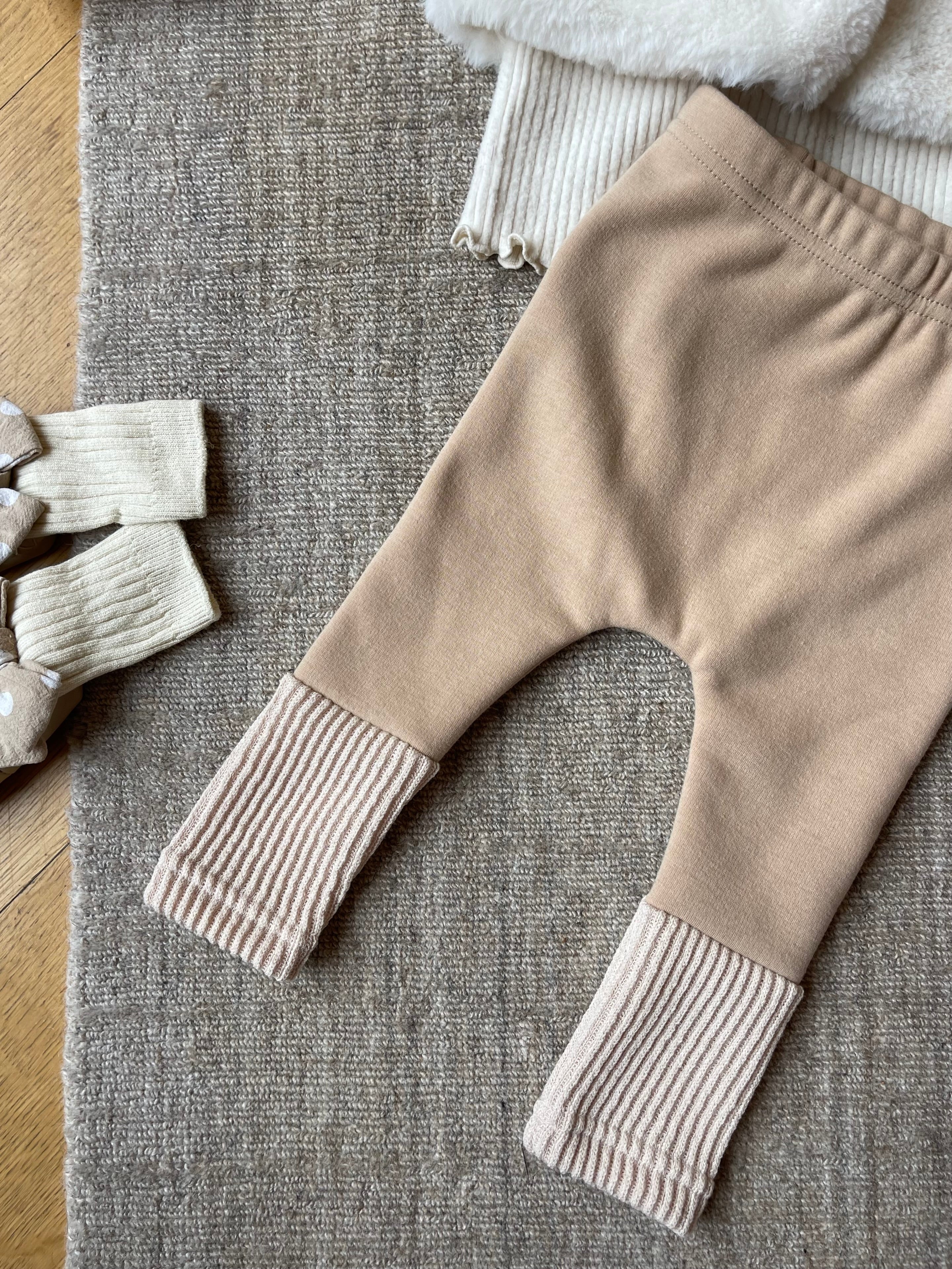 Abckids Ruffle Baby Pants Cute Rabbit Accessory Soft Cotton Knits Girls  Pant Kids Leggings - China Cute Print Pants Girls and Elastic Child Pants  price | Made-in-China.com