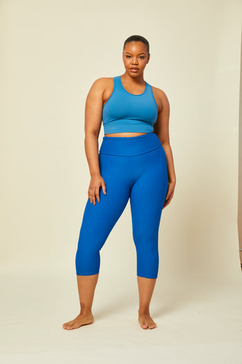barileng_exhale wearing butt scrunch leggings available in 4 colours link  in my bio