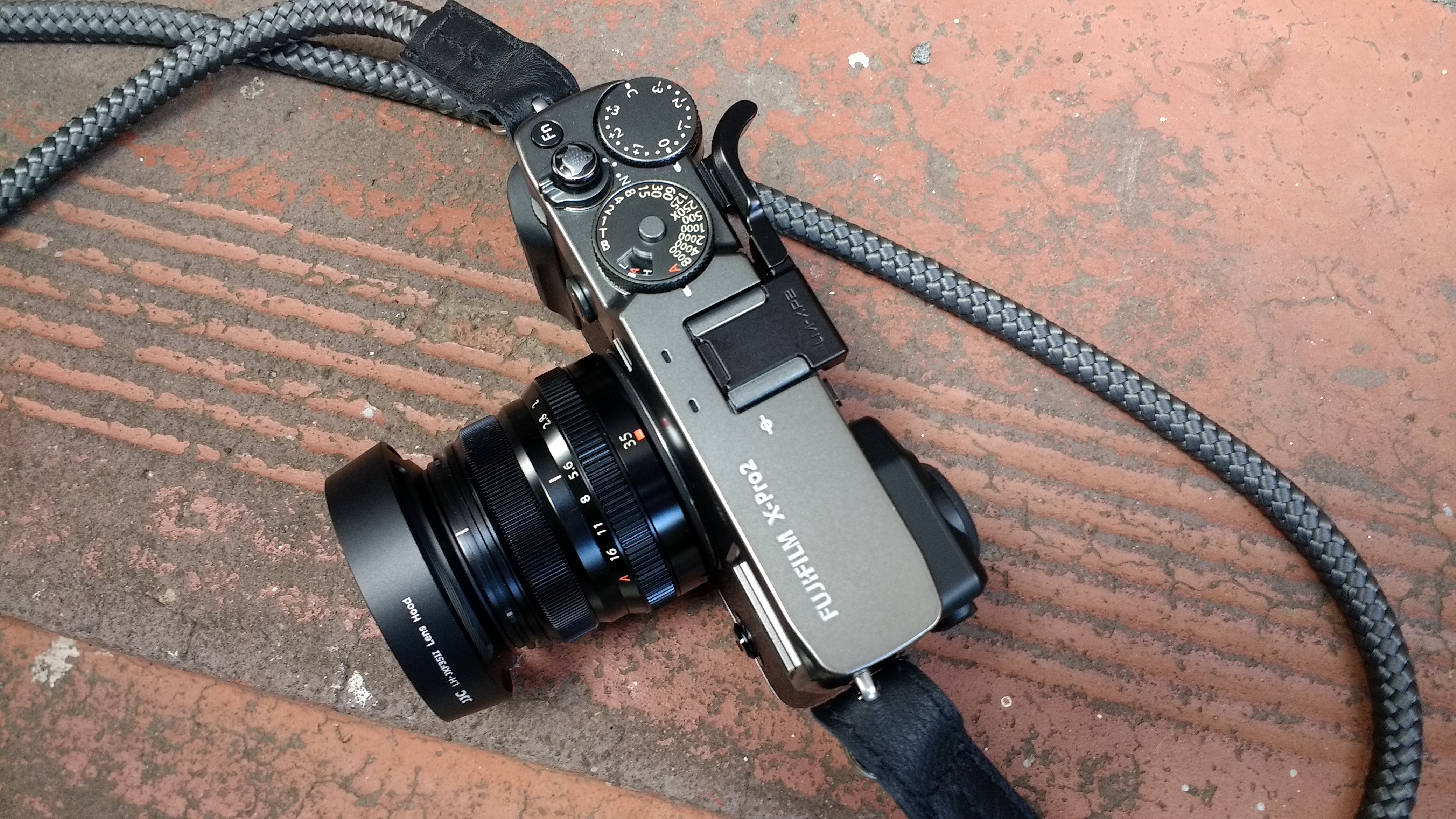 Graphite Xpro2 with Black thumbrest by Lensmate