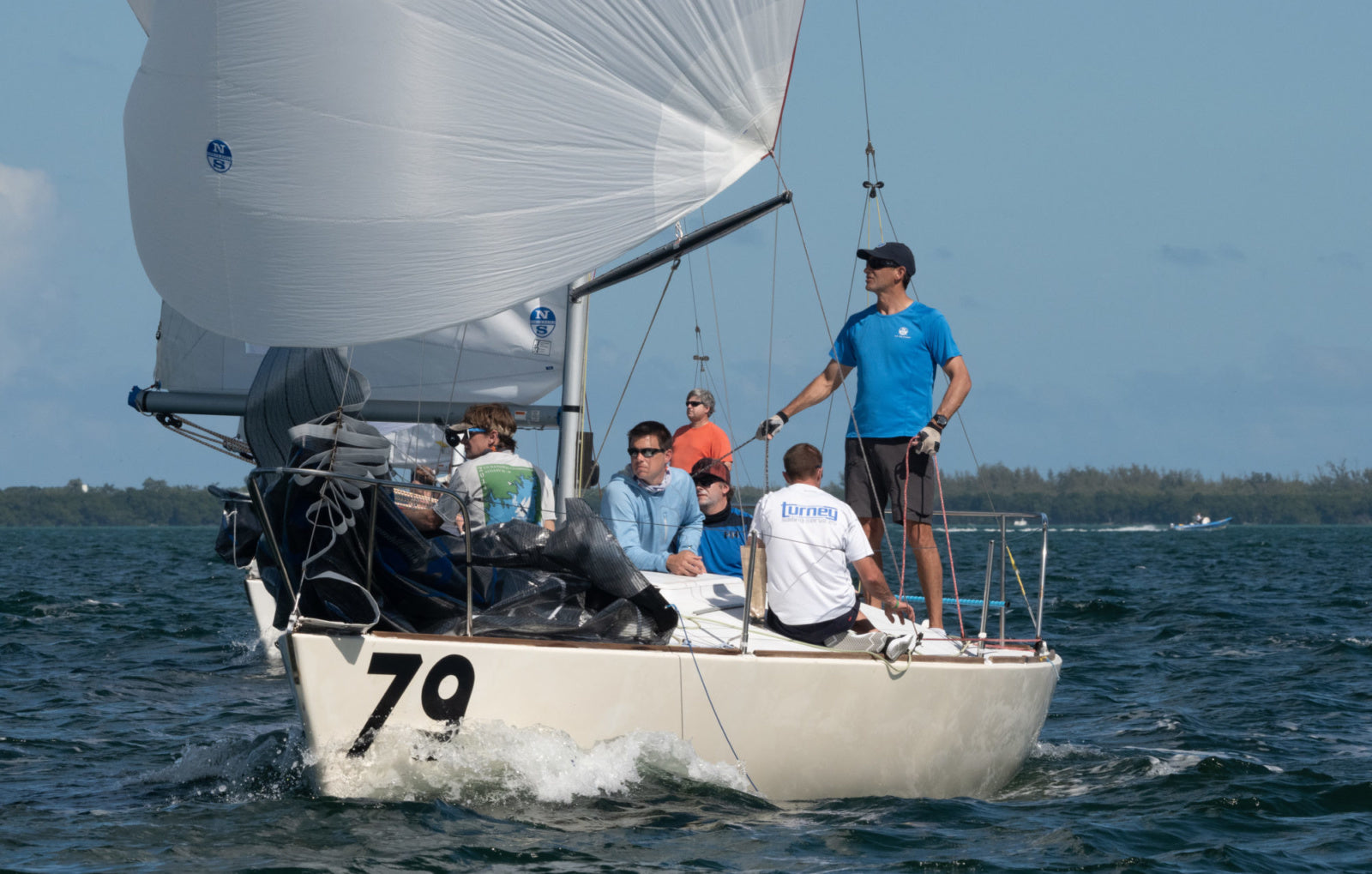 j24 sailboat weight