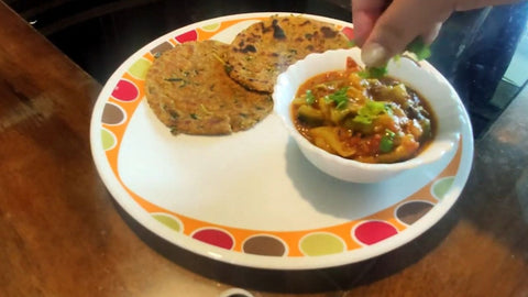 Garnish with Dhaniya leaves before serving