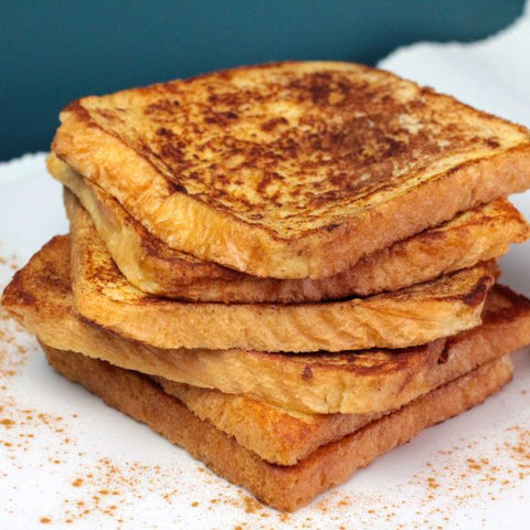 Wentelteefjes zijn een klassiek ontbijt dat gemakkelijk te maken is en een geweldige manier is om oud brood op te maken.