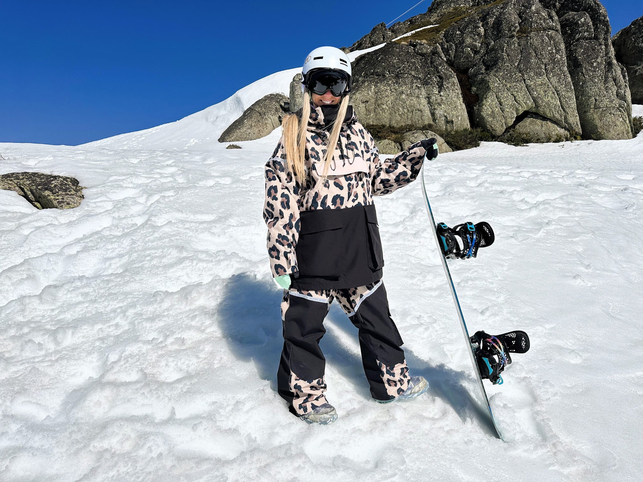 Steph Magiros's Snowboarding Picture with VECTOR