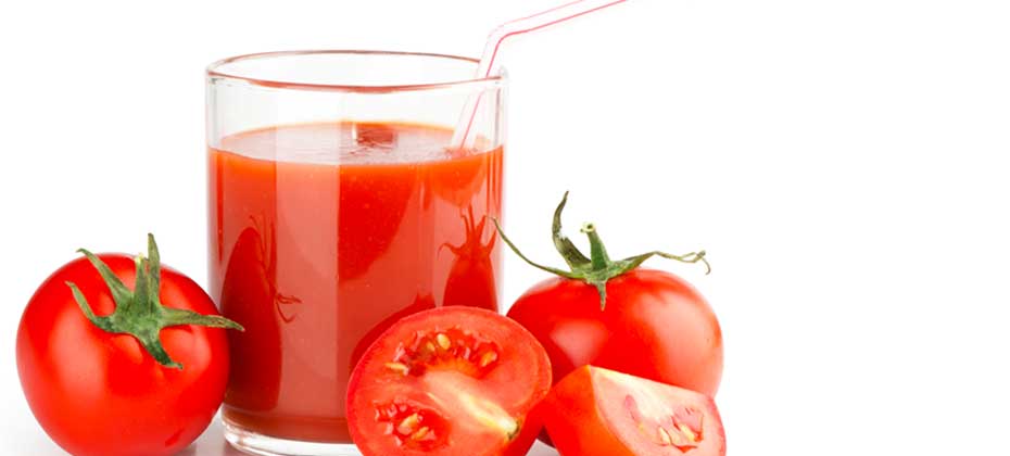 Польза томатного сока для организма мужчины. Рис с томатным соком. Оранжевый томатный сок. Сок томатный от гипертонии. Дизайн томатного сока.