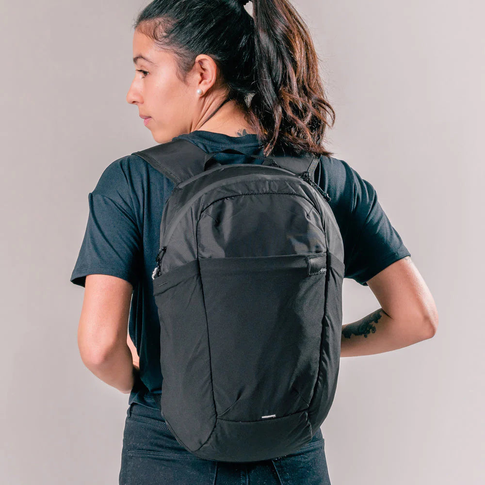 21Matador_ReFractionSeries_Studio_Backpack_68_20155dc0-5e5a-4964-91b4-aa677b1edfd7_1000x.webp__PID:40665783-9ac8-4e52-9a22-02b6067fed35