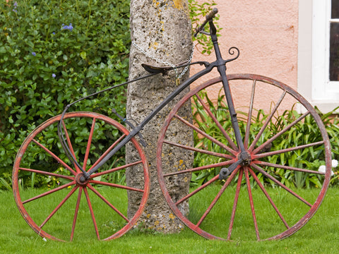 a bike of 19th century in history of Urban commuter bikes