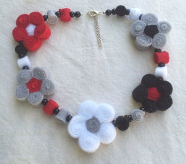 felt flower necklace
