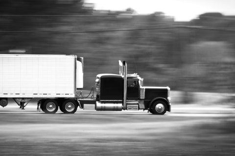 Detailing Your Big Rig: Special Considerations for Larger Vehicles