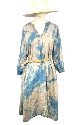 A great look for the museum, style the Celeste Dress with a belt and straw hat.