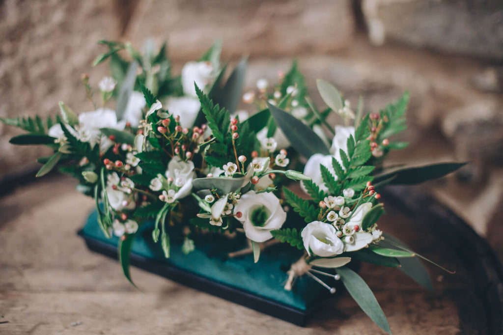 GroomsmenButtonholes