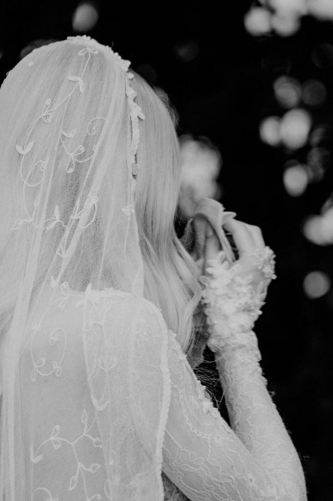 Bride Vail black and white