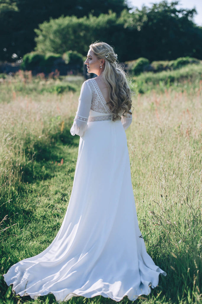 bride in Garden Meadow Trevenna