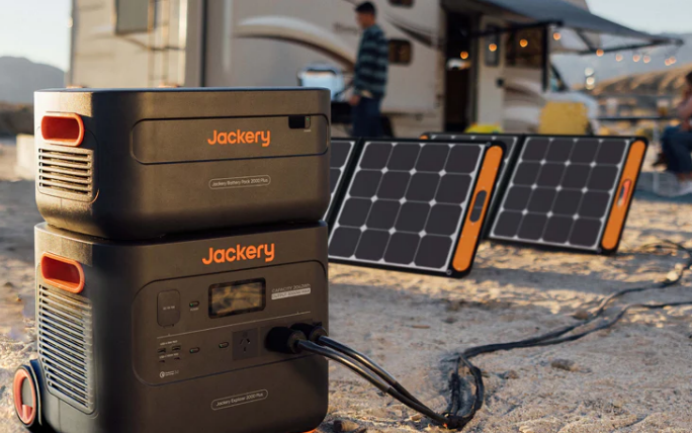 Jackery Solar Generator 2000 Plus