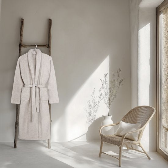 Luxe Zandkleurige Badjas XS/S - 100% Katoen - Hotelkwaliteit - Oeko-Tex Gecertificeerd - 2b2e40804b50e4970988e6198a0b2ecafa28a8b6_Enriched_product_image_477f1caa-a981-42a3-a7ca-6d3776494195