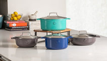 Saveur Voyage Braadpan Ø25 cm – Ovaal Gietijzer – PFAS-vrij – Geschikt voor Inductie & Oven – Saveur Blauw – Voor Stoven & Braden - 7dea26d7582e53abec36957ade14d26597725533_Enriched_product_image_490e21e3-0efd-430f-a9f0-5e5d431c4561