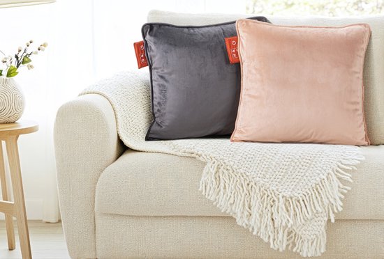 Home&Comfort - Verwarmd Kussen Draadloos - Fluweel Grey - Oplaadbaar - c9963cc81c573e0921f69698ceebde25ccf97a5a_Enriched_product_image_dad9314f-f045-4da0-b651-358f785c161e