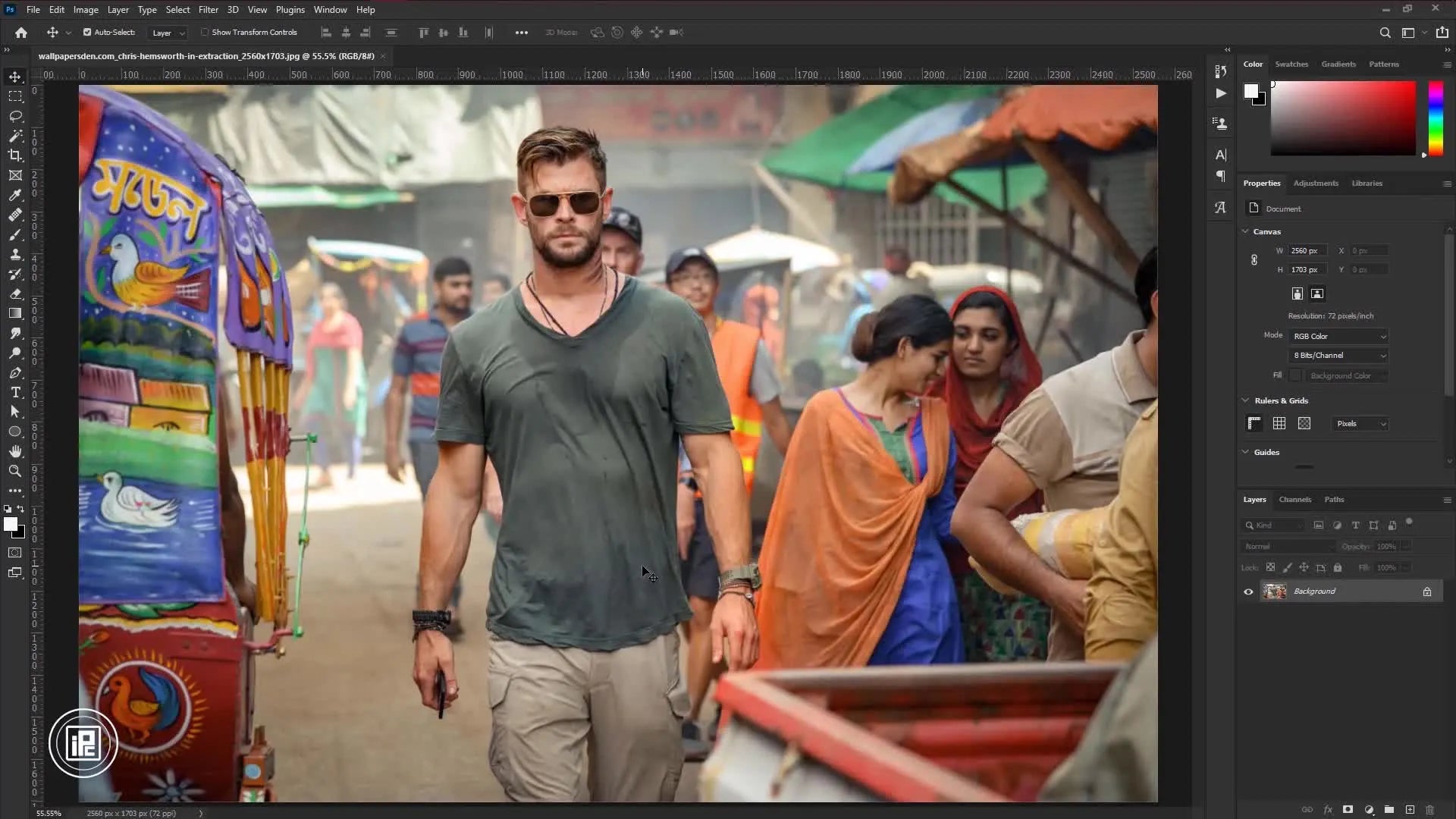 Chris Hemsworth's image open in Photoshop.