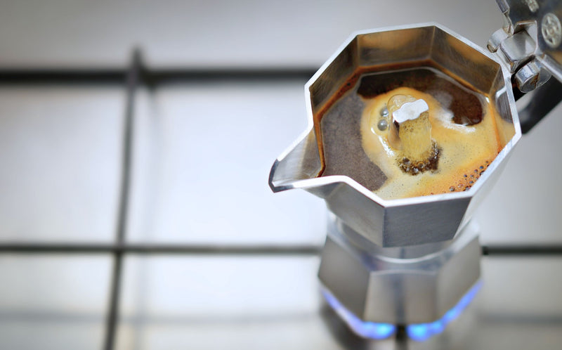 Come preparare il caffè con la caffettiera moka