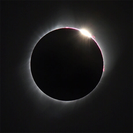 total solar eclipse diamond ring