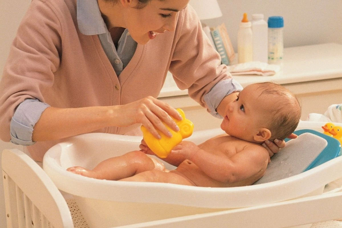 Le tapis de bain avec siège bébé : est-ce un bon choix ?