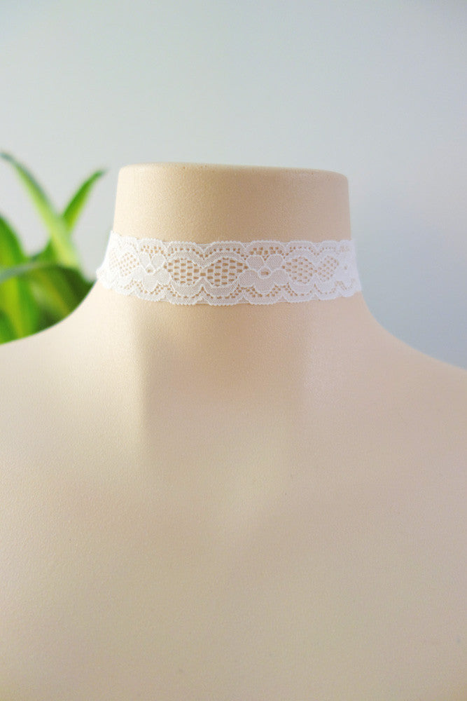 white choker lace