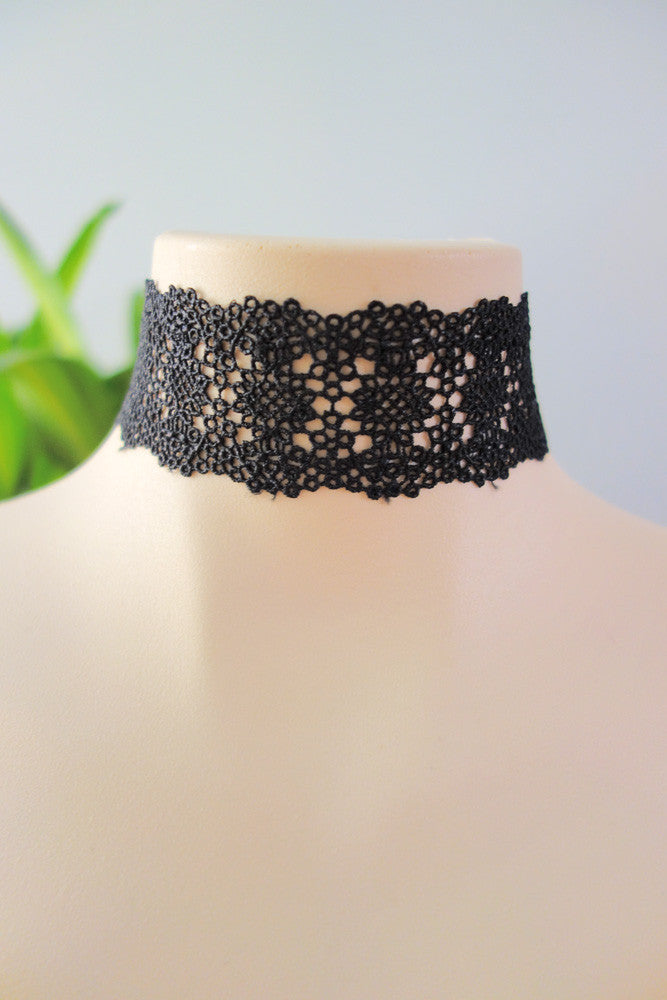 thick lace choker