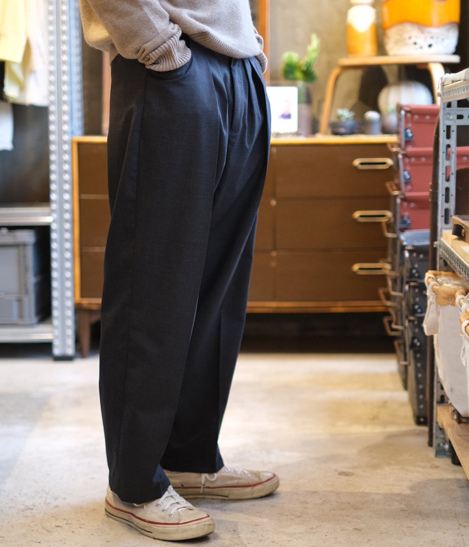 ポリウレタⅿ パンツ スラックス Double Tuck Tapered Slacks