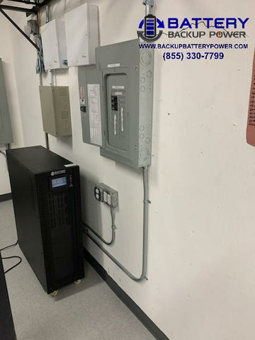 Battery Backup Power 10KVA 15KVA 20KVA 3 Phase UPS In Server Room