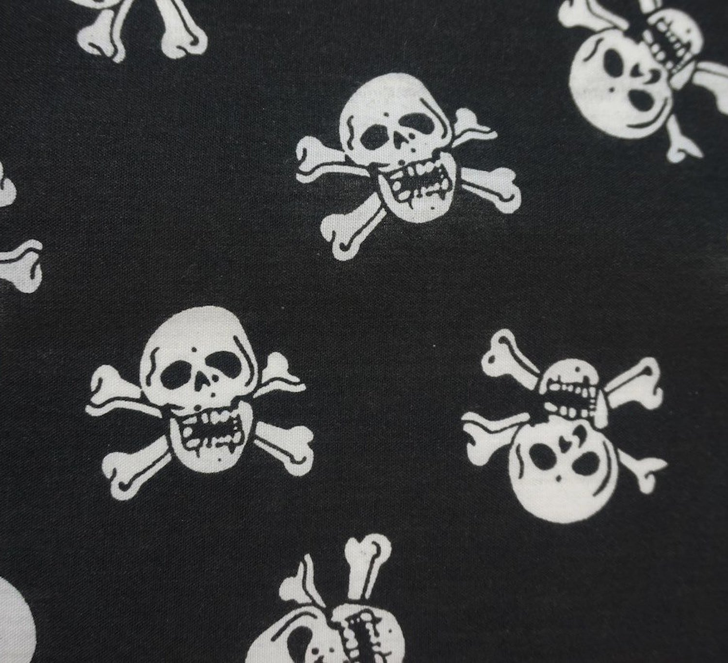 Skull & Crossbones (White on Black) Polycotton Fabric – WeaverDee.com