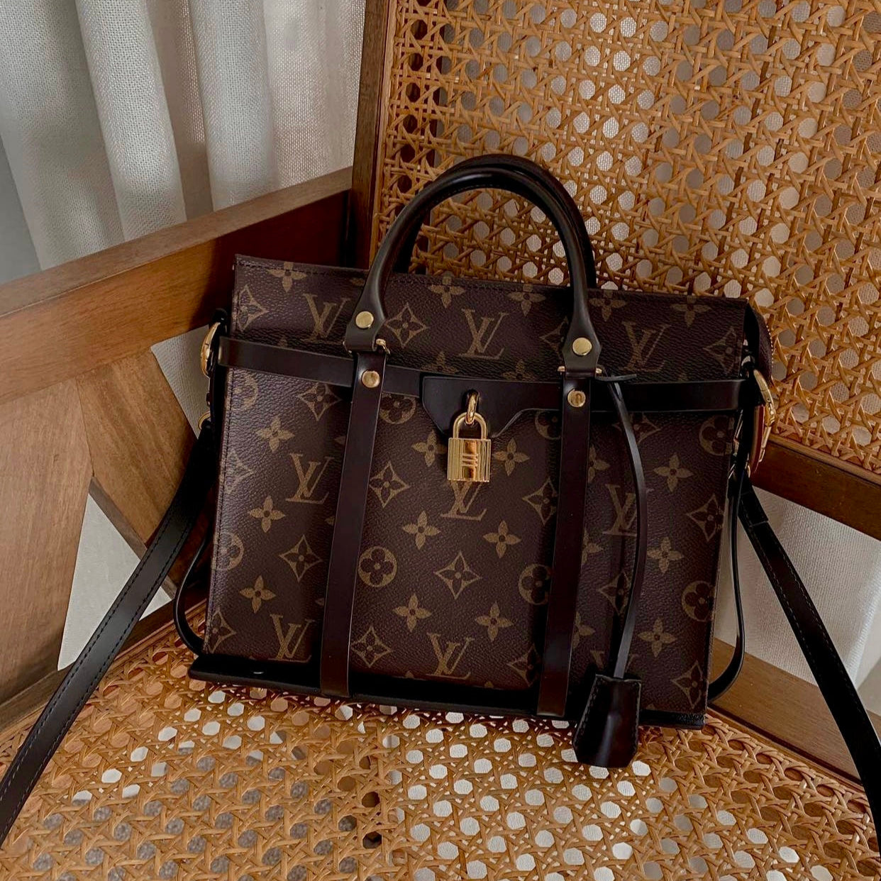 LV Toiletry Pouch 26 Monogram Conversion