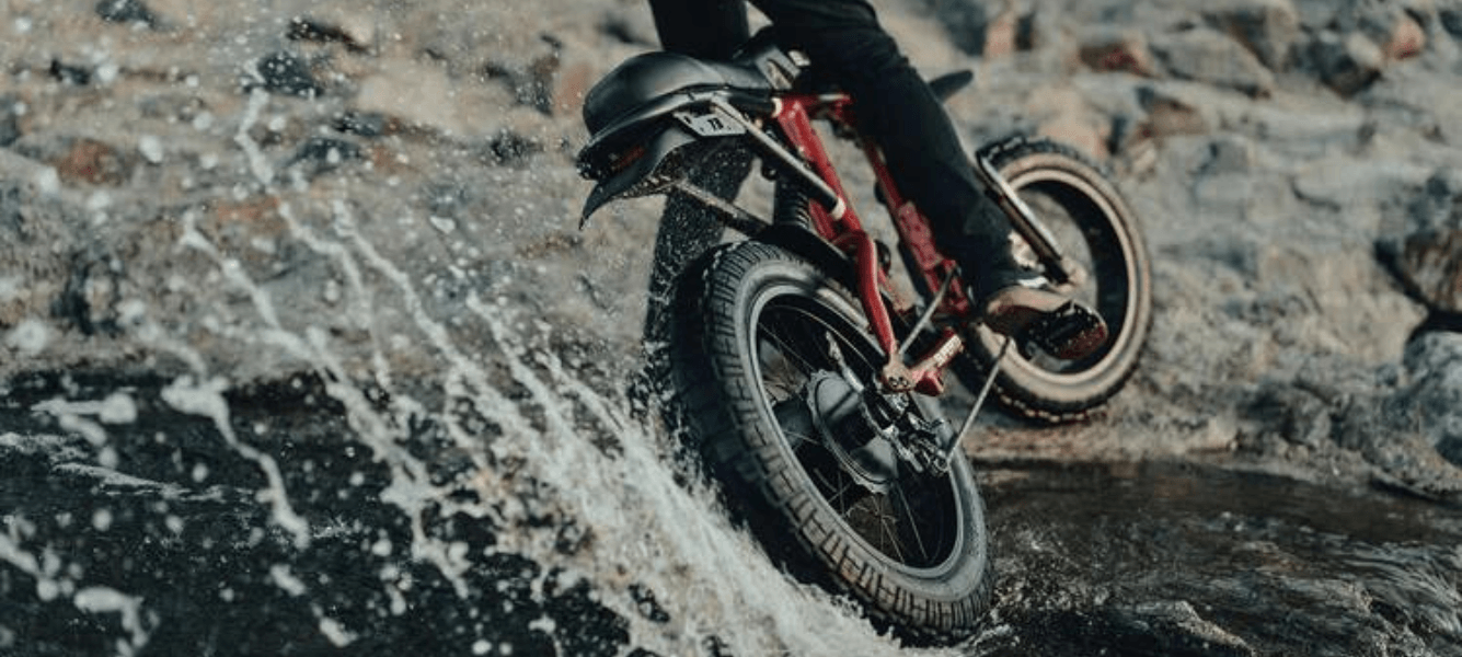 Super73 e-bike Splashing water