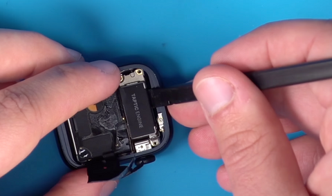 Lifting the Taptic Engine out of the Apple Watch Series 7