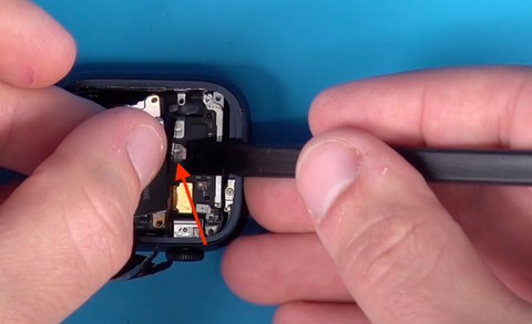 Lifting the Taptic Engine Connector from the main board on the Series 7 Apple Watch