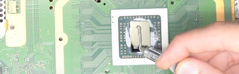 Adding thermal paste to the CPU