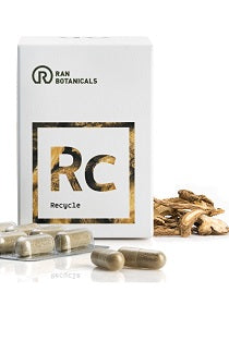 קופסה של תוסף תזונה צמחי בשם RC (Recycle) ממותג Ran Botanicals, עם 6 כמוסות דחוסות על השולחן.