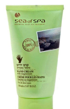 קרם ידיים עם מגנזיום מהמותג 'Sea of Spa'. גודל המוצר 150 מ